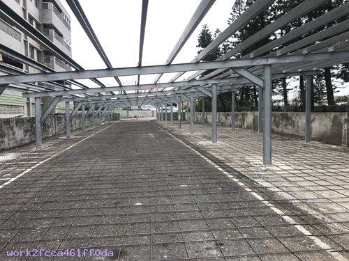 大型停車場:屏東鐵皮屋-屋頂種電